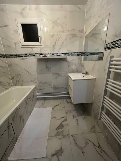 Appartement Luxueux 70M2, 2 Chambres Argenteuil Exterior foto